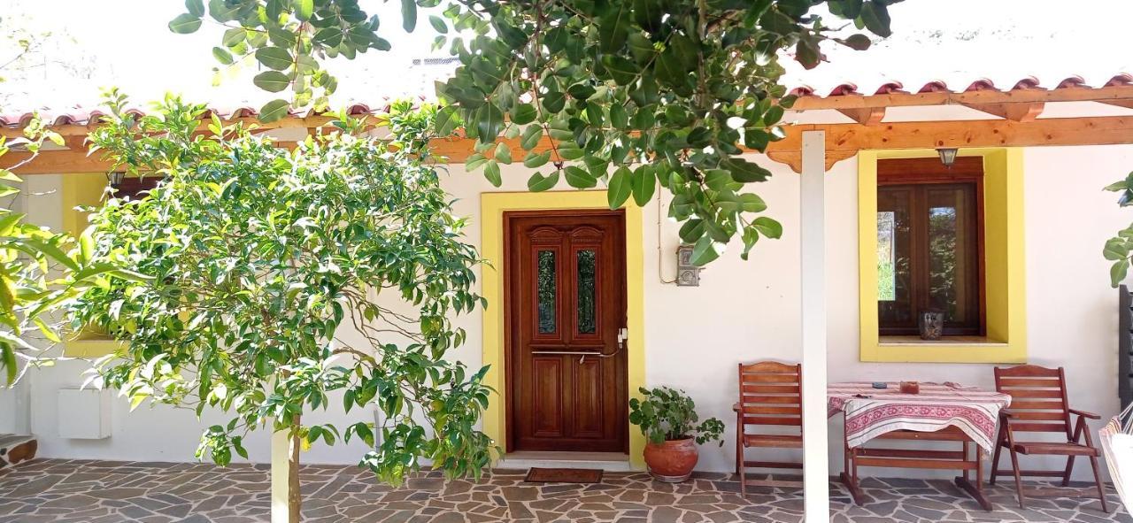 Small Villa Gerani Agios Vlasios  Bagian luar foto