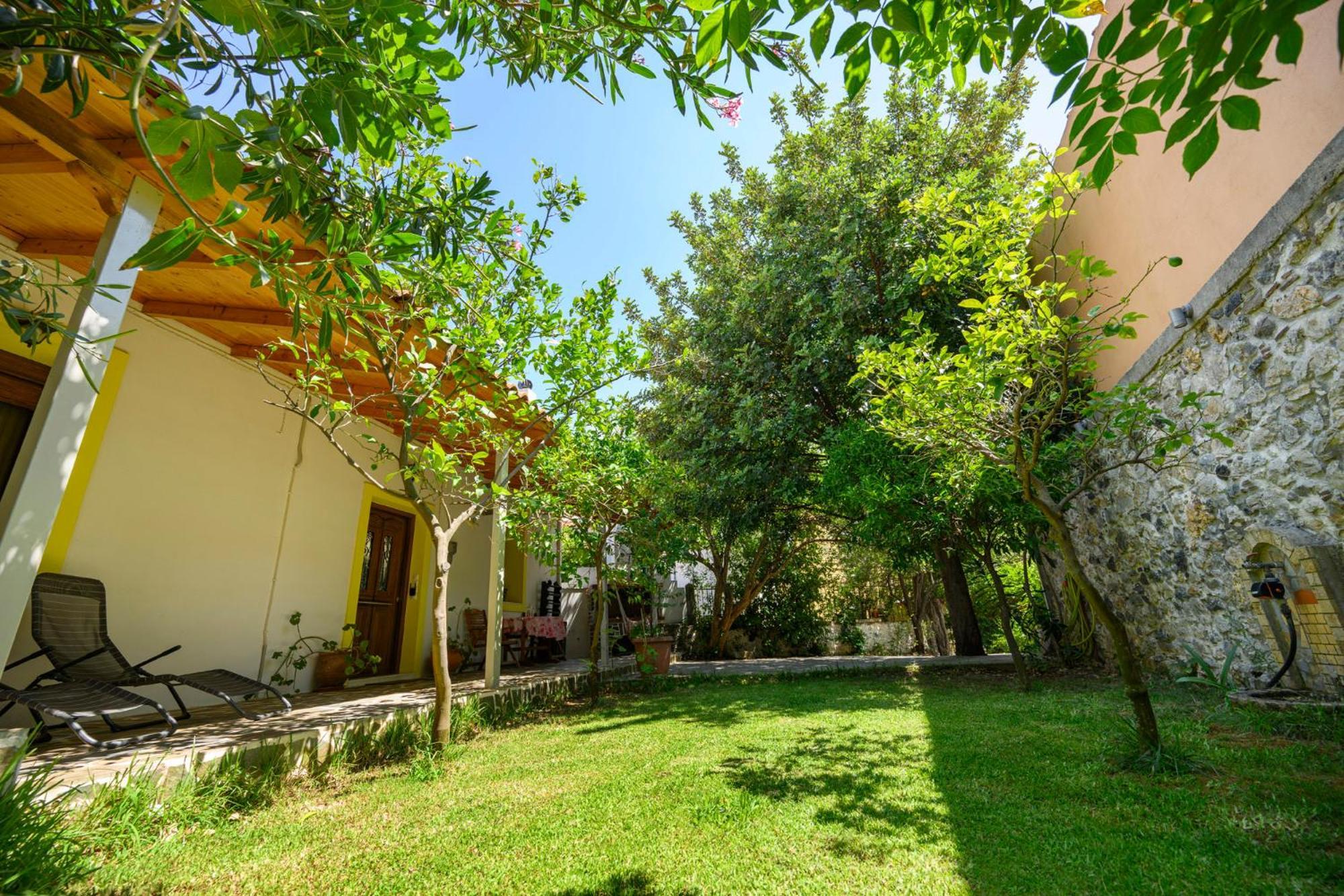 Small Villa Gerani Agios Vlasios  Bagian luar foto